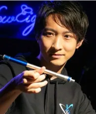 ペン回しのプロ kay